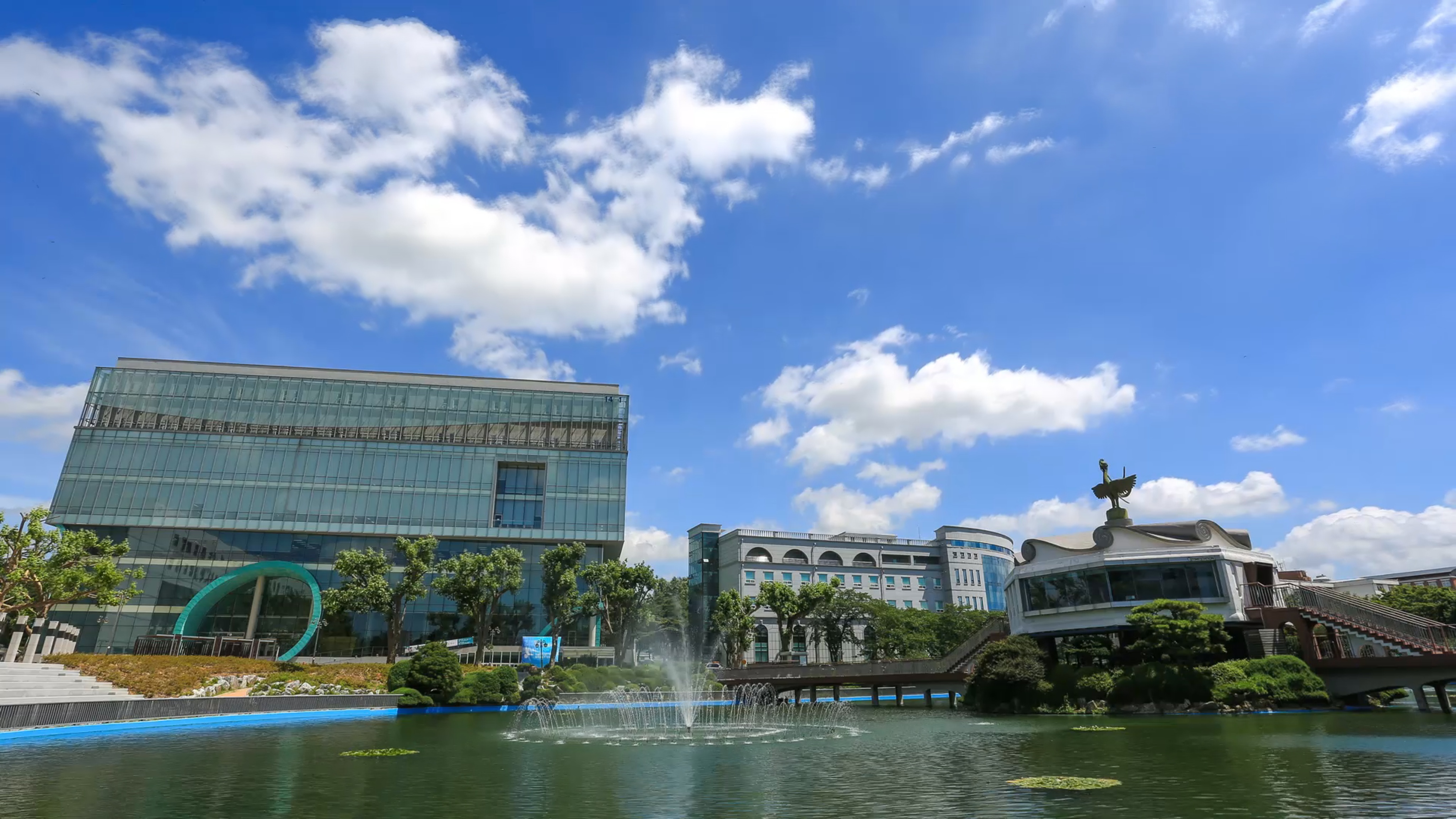 학교 전경 사진