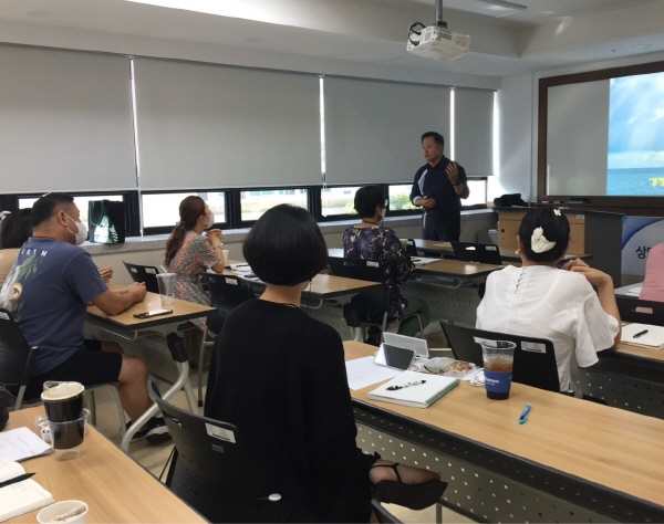 오프라인 강의 중인 상담심리학과