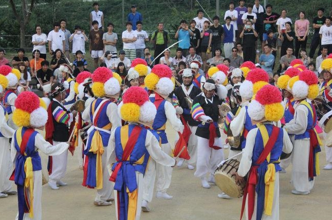 풍물단 연주하는 모습