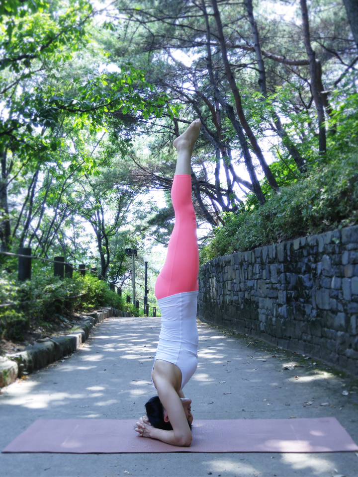 살람바 시르샤사나