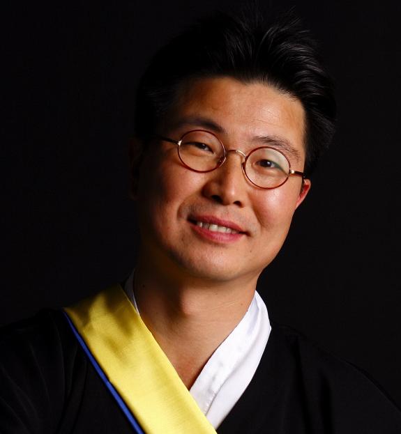 김동원 교수님 프로필 사진