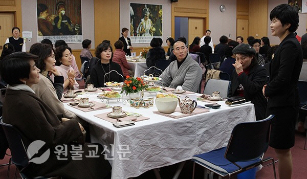 홍차와 도자기로 떠나는 시간여행