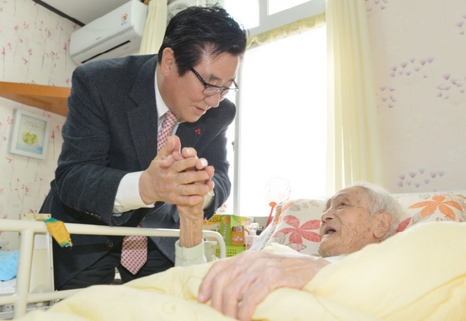 윤석우 충남도의회 의장