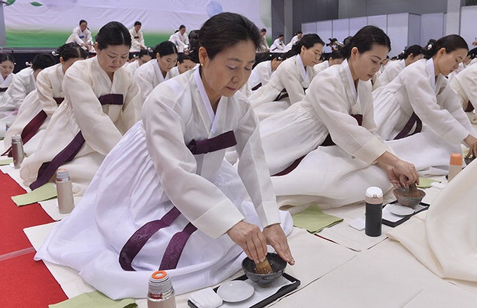 백인진다 시범 모습