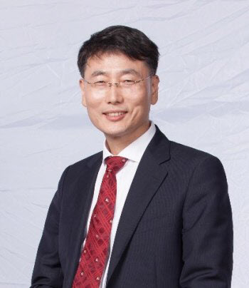 원광디지털대학교 경찰학과장 신이철 교수