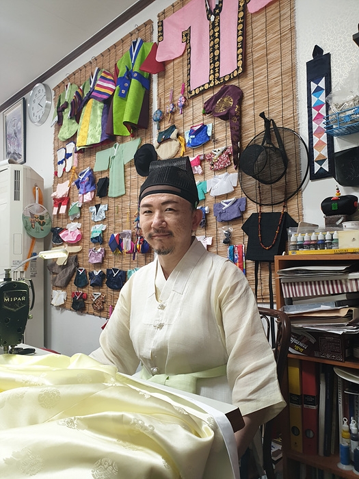 바늘총각네한복공방’의 강해용 대표