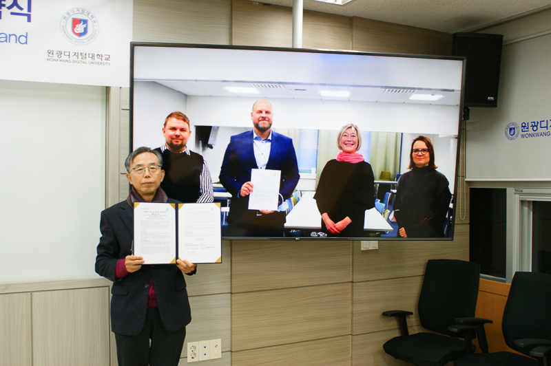 빔아트 예술학교 업무협약식 사진(김규열 총장님)